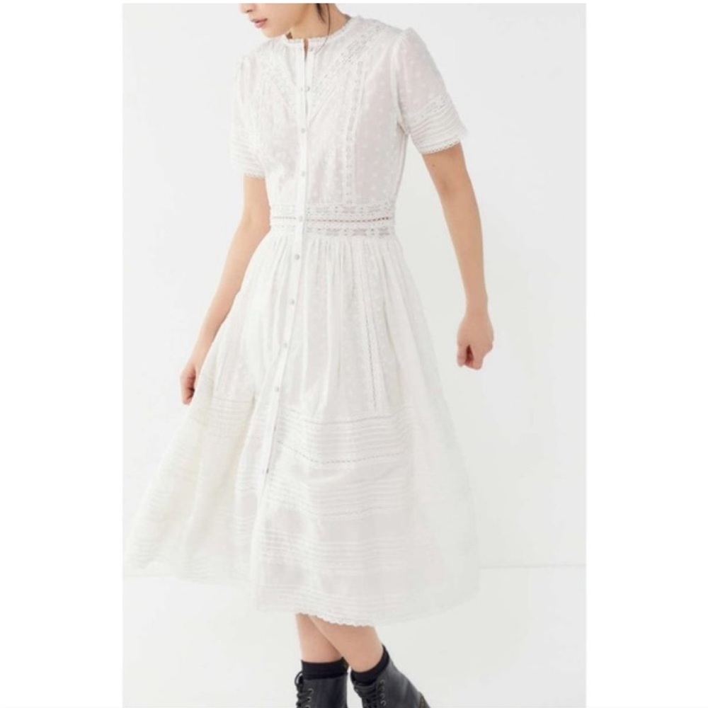 UO Victoria Eyelet + Lace Button Front Midi Dress Medium